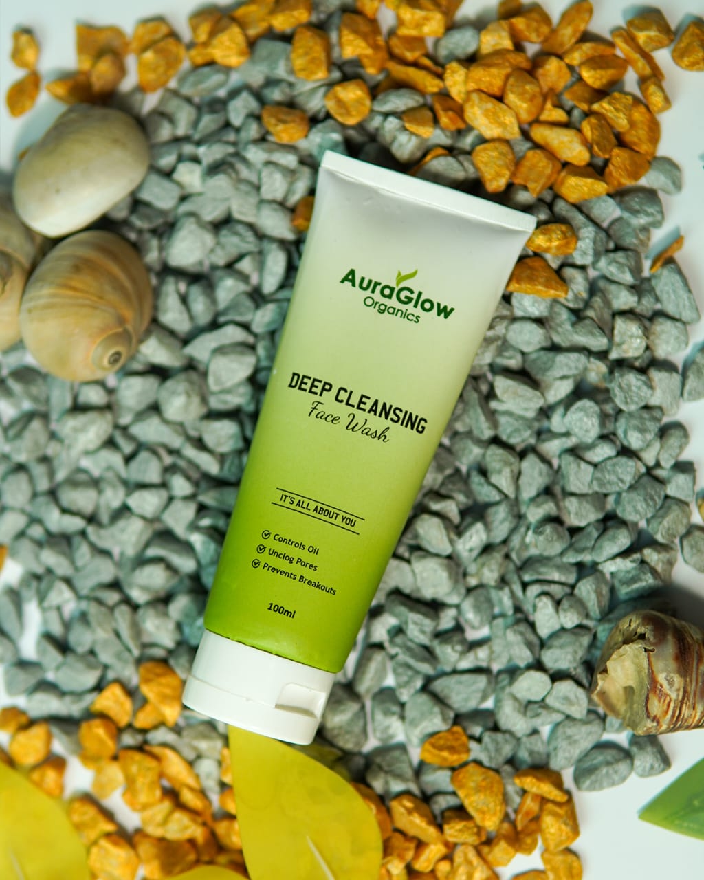 AuraGlow Deep Cleansing Face Wash - Image 2